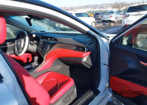 2019 Toyota Camry Xse z USA, uszkodzony, nr VIN 4T1B61HK2KU293975